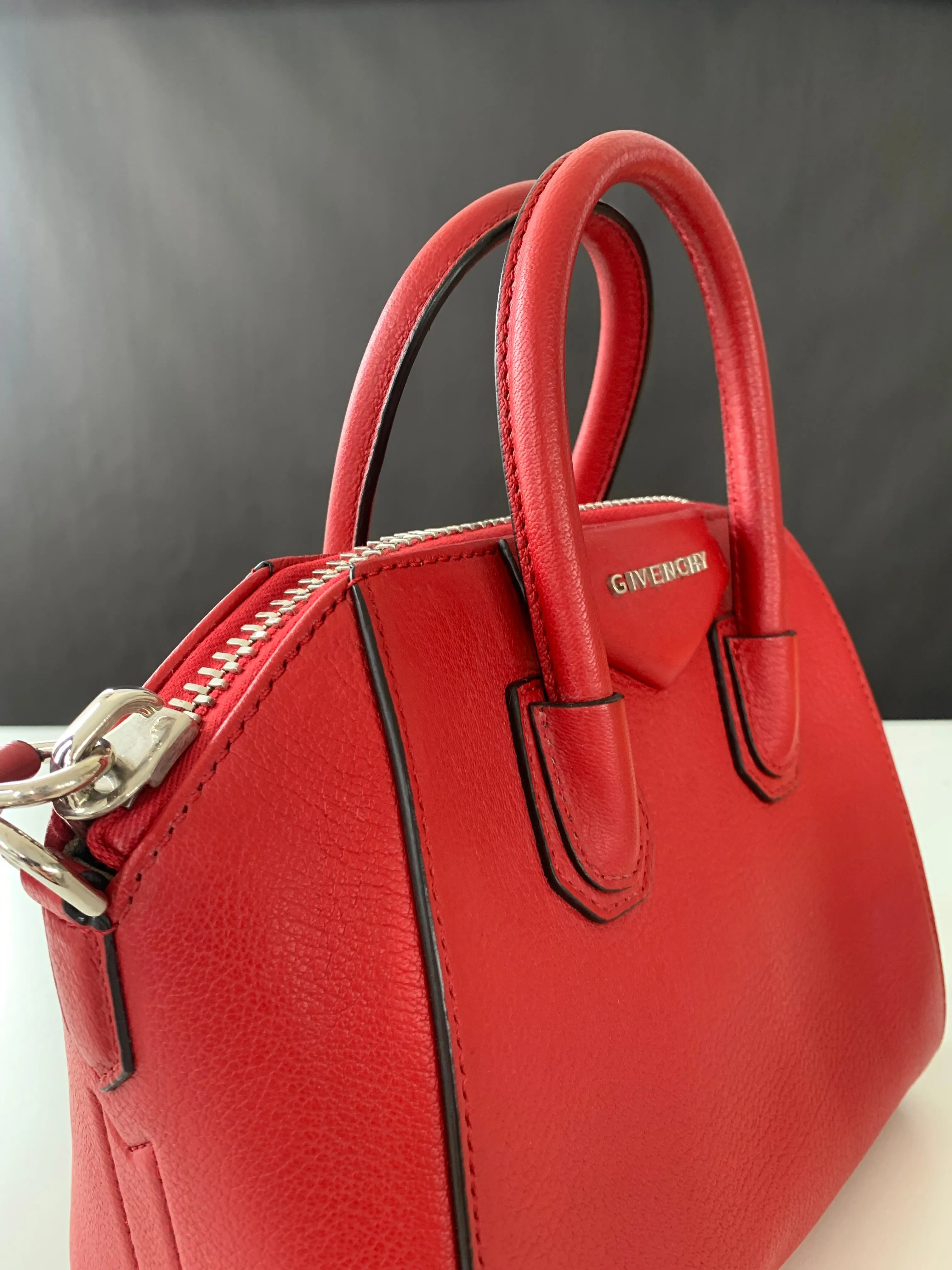 <b>GIVENCHY</b> <br>Mini Antigona