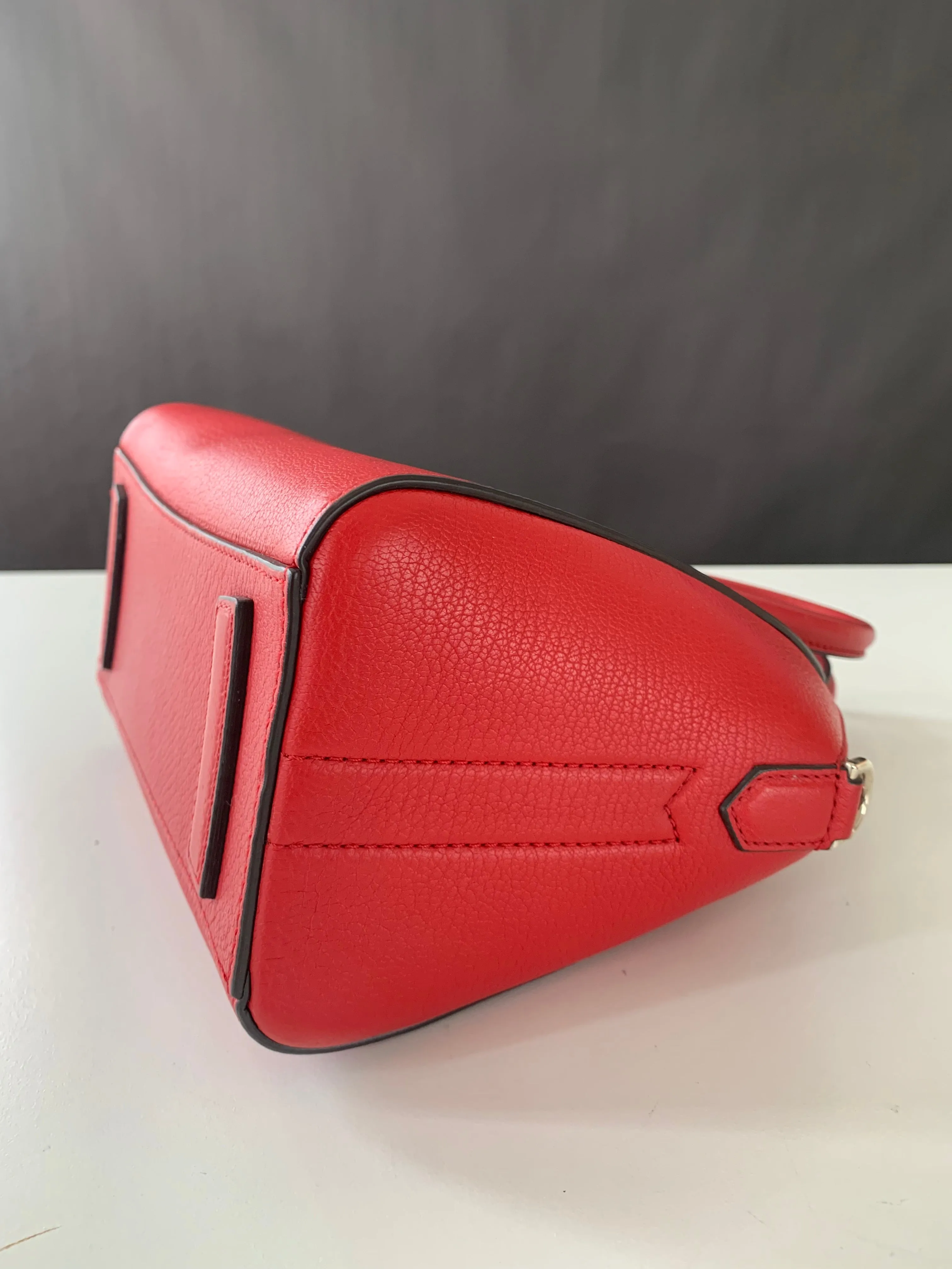 <b>GIVENCHY</b> <br>Mini Antigona