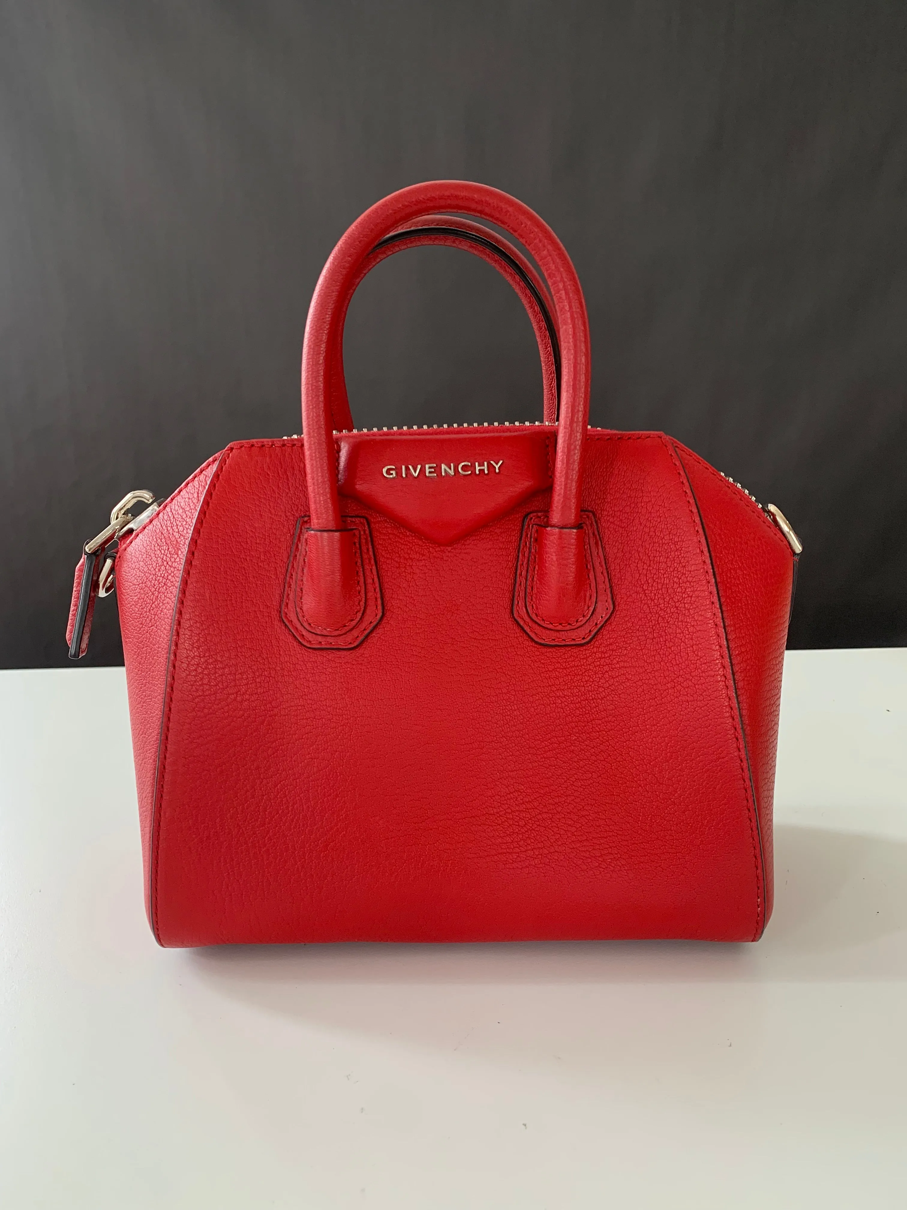 <b>GIVENCHY</b> <br>Mini Antigona